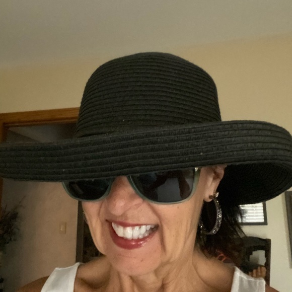 Classy crushable and packable black sunhat - Picture 4 of 4